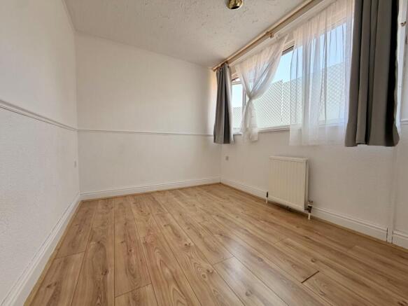 3 bed House to rent Image 7