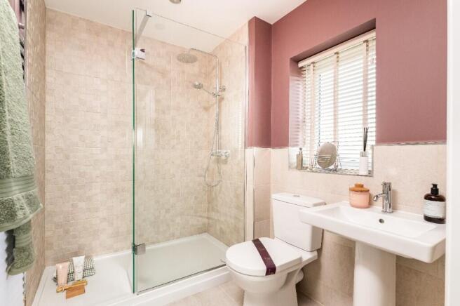 4 bed Detached for sale Image 12
