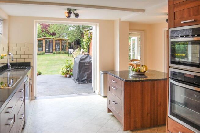 Kitchen/Breakfast