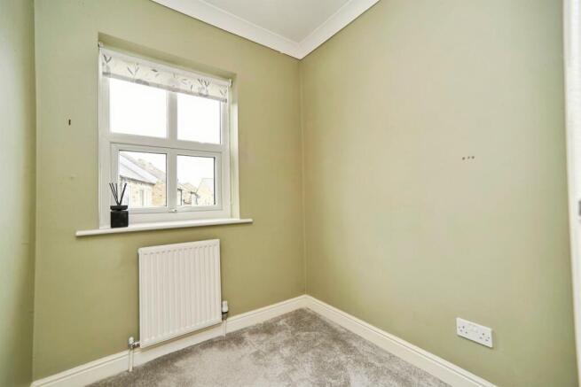 3 bed Semi-Detached for sale Image 8