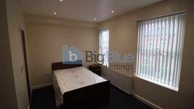 6 bed Terraced to rent Image 9
