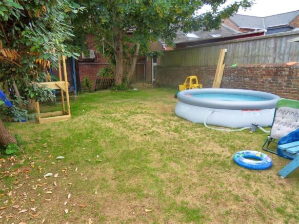 21a Fairlee Road - Garden
