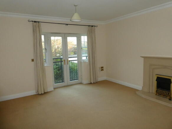 2 bed Apartment to rent Image 5