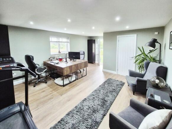 Office / Garage