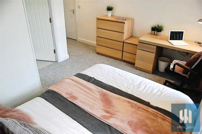 4 bed Terraced to rent Image 12