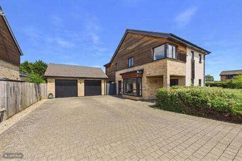 Eaton Close, Eaton Ford, St. Neots, Cambridgeshire, PE19