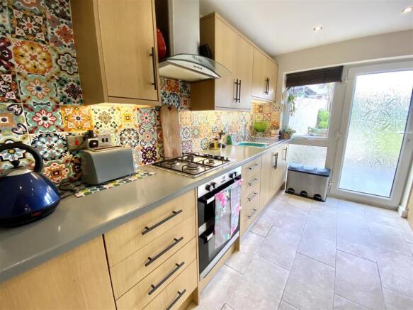 KITCHEN DINING ROOM
