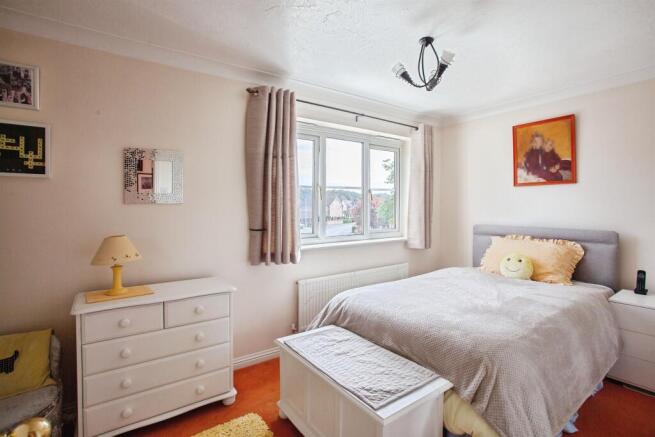 3 bed Detached for sale Image 7