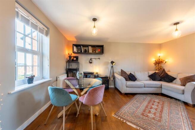 49 Hazelhurst Way-004.jpg