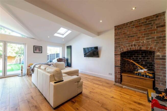 SITTING ROOM/MORNING ROOM