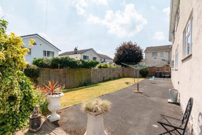 2 bed Flat for sale Image 11