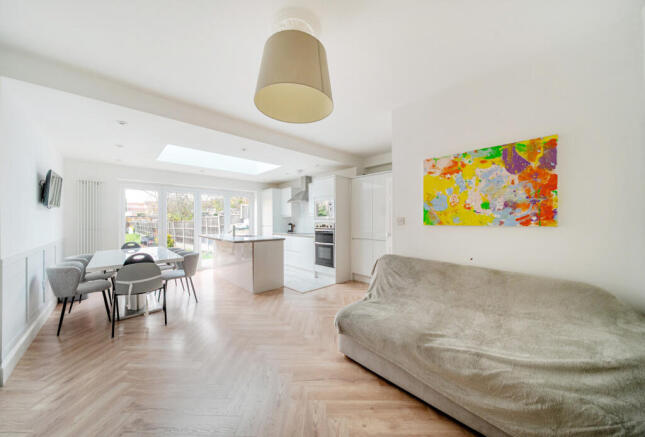 Mount Pleasant Road, Collier Row, RM5 photo 4