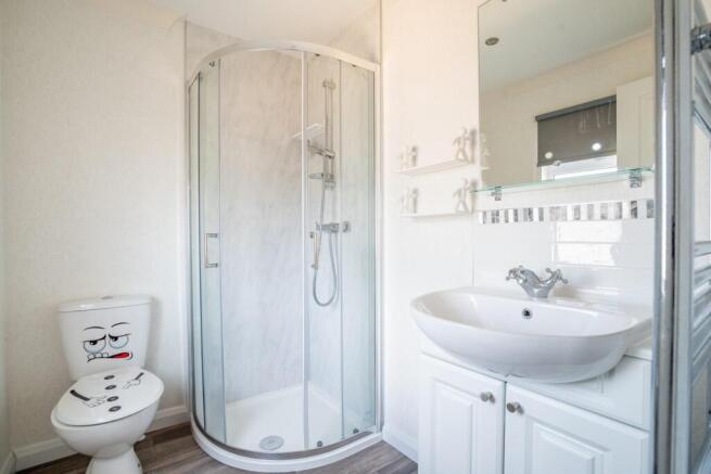 2 bed Park Home for sale Image 10