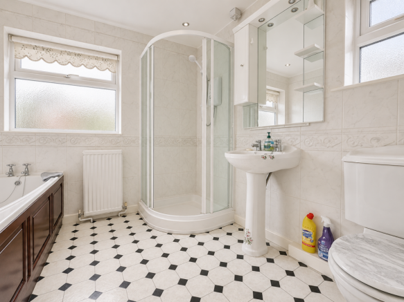 3 bed Detached for sale Image 11