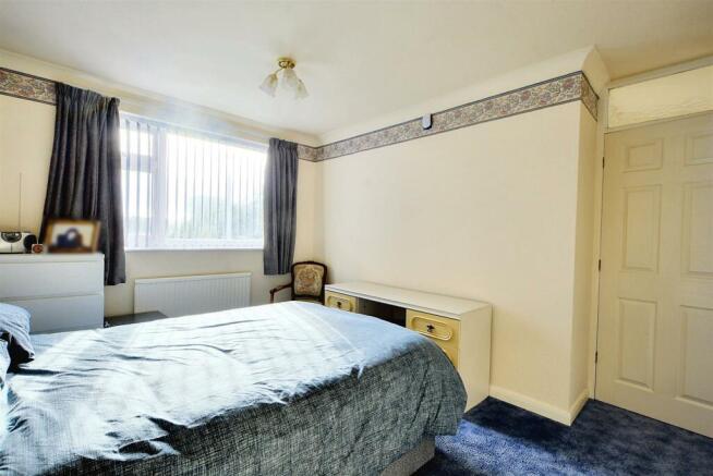 Bedroom 1_2.jpeg