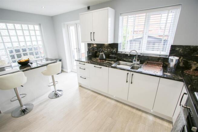 Kitchen/Breakfast Room