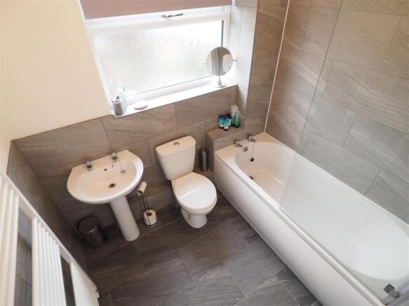 Family Bathroom 290