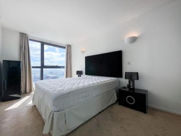 2 bed Flat to rent Image 4