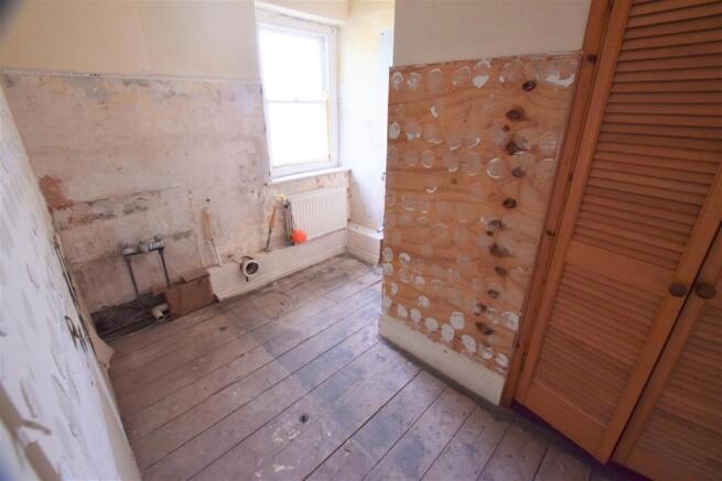 bathroom .jpg