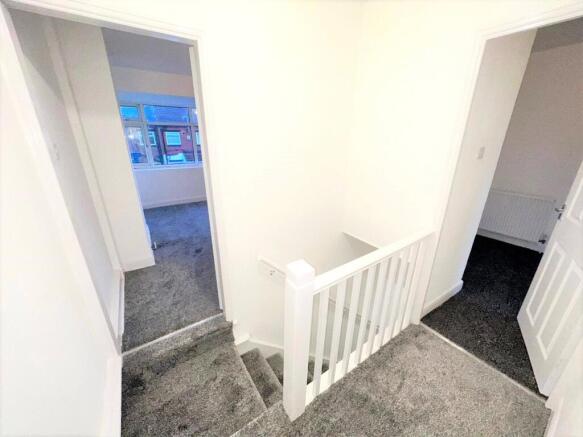 3 bed Terraced to rent Image 8