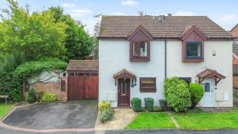 Charnwood Close, Birchwood, WA3