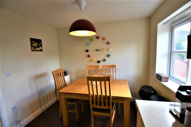 Dining Area in Kitchen.JPG