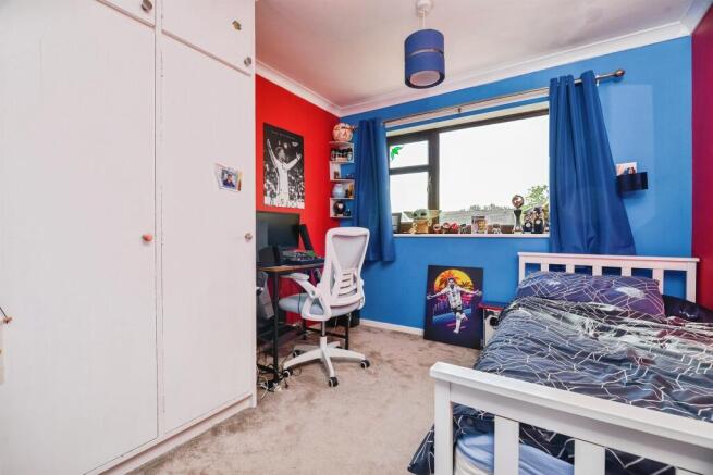 4 bed Detached for sale Image 12
