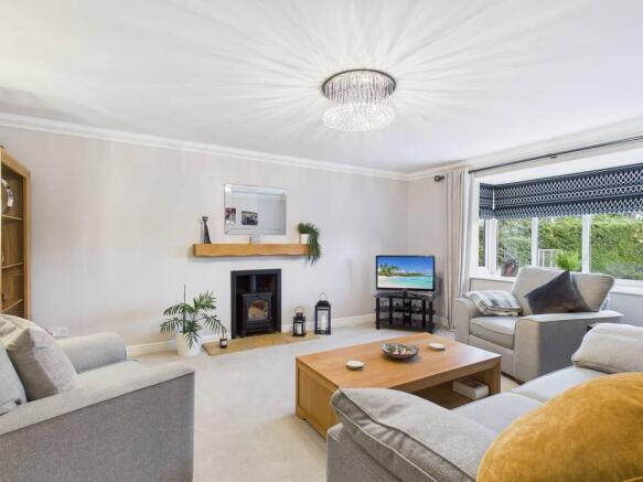 4 bed Detached for sale Image 8