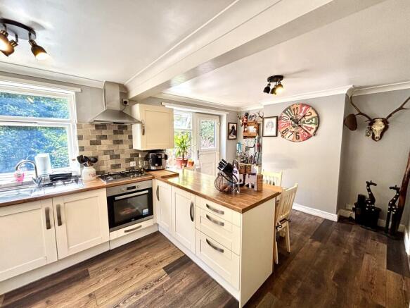 3 bed Semi-Detached for sale Image 5