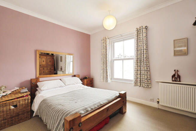 3 bed Terraced for sale Image 11