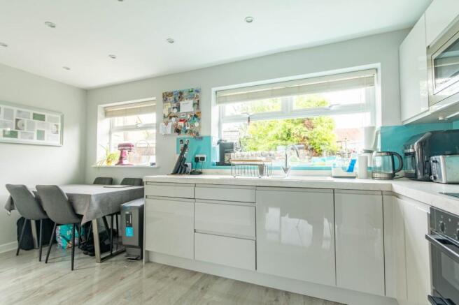 2 bed Semi-Detached for sale Image 4
