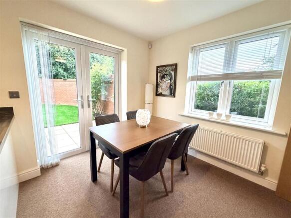 4 bed Detached for sale Image 5