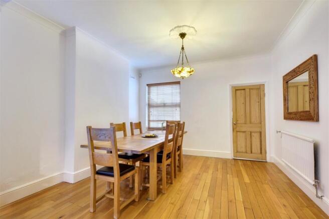 Dining Room_4.jpeg
