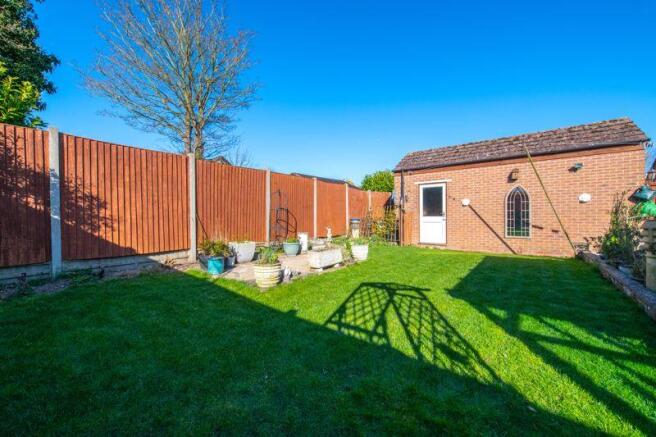 Detached garage