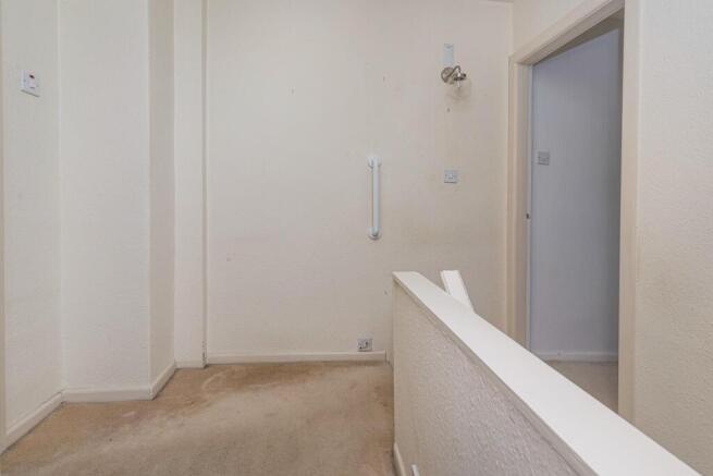 3 bed Semi-Detached to rent Image 10