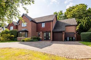 32, Brooklands Drive, Nottingham NG4 3GU