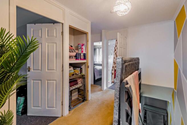 3 bed Terraced for sale Image 11