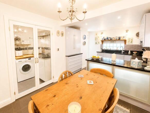 2 bed Terraced for sale Image 7
