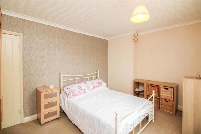 3 bed Town House for sale Image 7