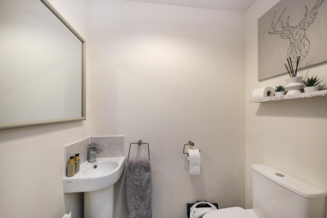 4 bed Semi-Detached for sale Image 7