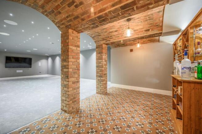 8502843-interior24.jpg