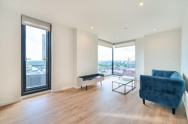 1319854-6-686b947...