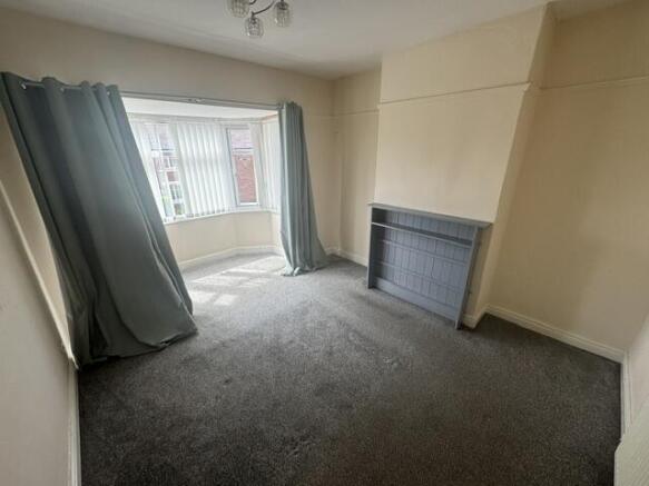3 bed House to rent Image 5