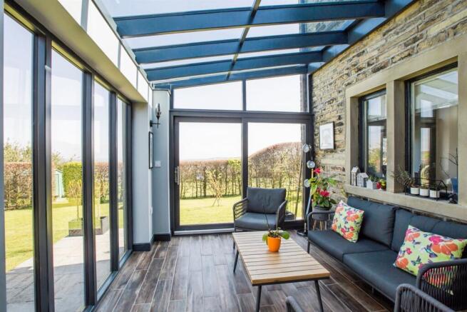 4 bed House for sale Image 7