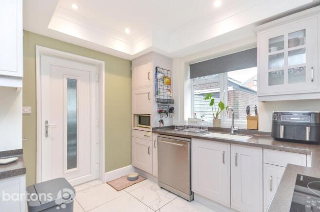 3 bed Semi-Detached for sale Image 6