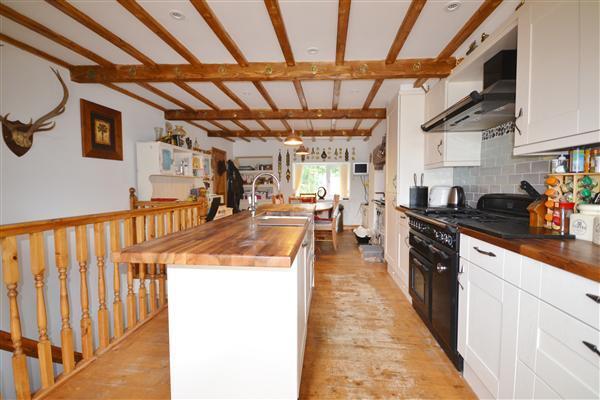 KITCHEN: