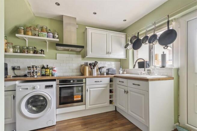 3 bed Terraced for sale Image 8