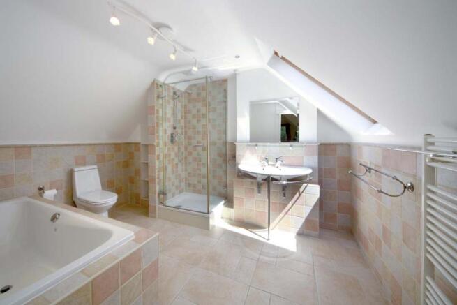 4 bedroom property t