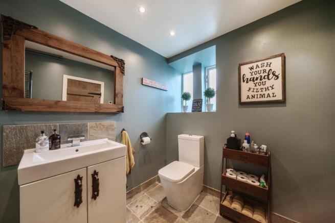 4 bed Detached for sale Image 10