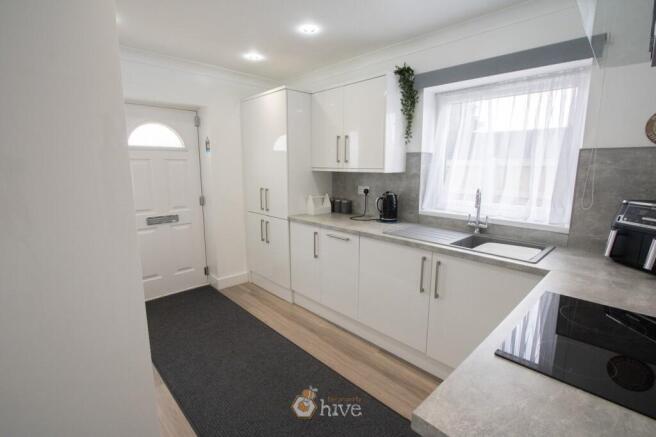 2 bed Semi-Detached for sale Image 6